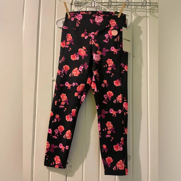 Vs Pink Roses leggings-medium **NEW* - Picture 1 of 5
